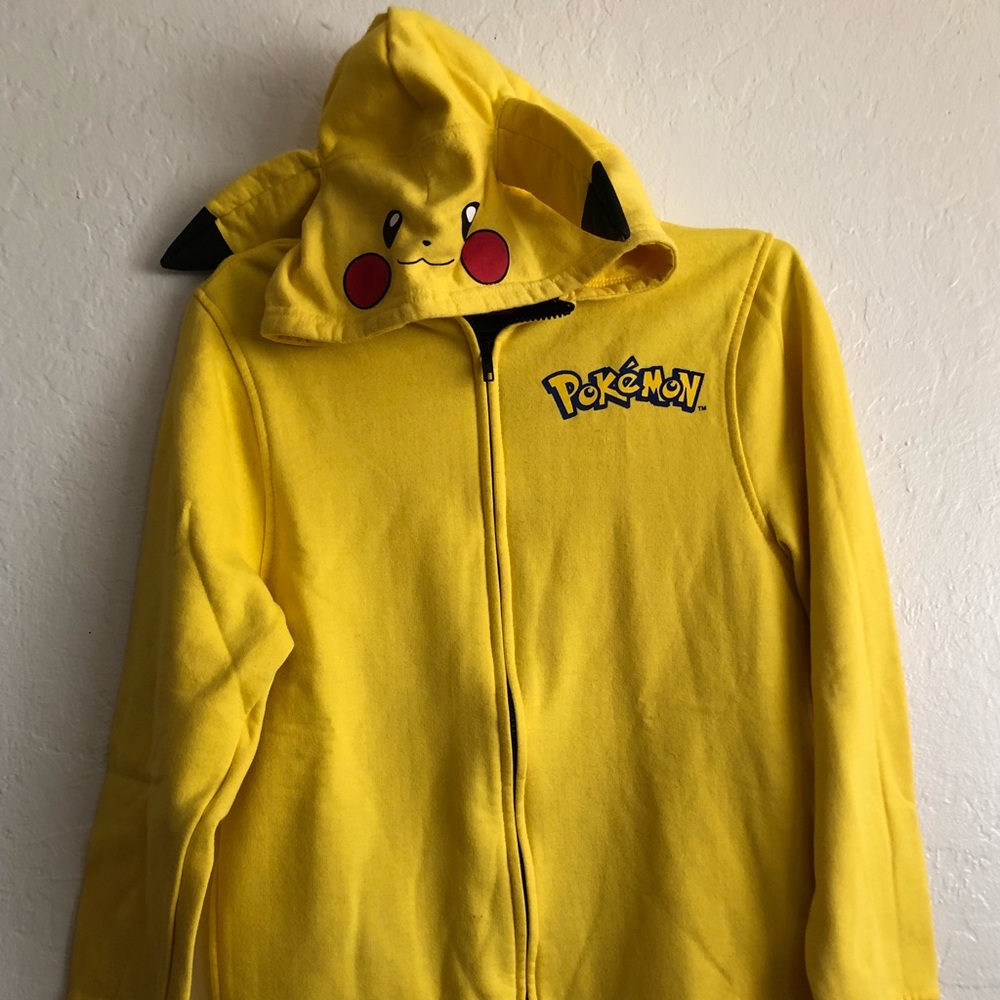 Pikachu Light sweater ( unisex)